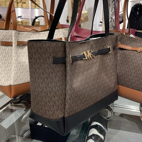 MICHAEL KORS
Reed Large Logo Belted Shoulder Tote Bag
Brown/Black 
NWT - Picture 6 of 16